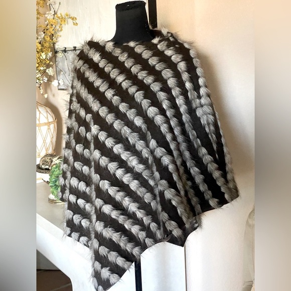 INC International Concepts Asymmetrical Faux Fur Poncho Brown OSFM NEW - Picture 13 of 15